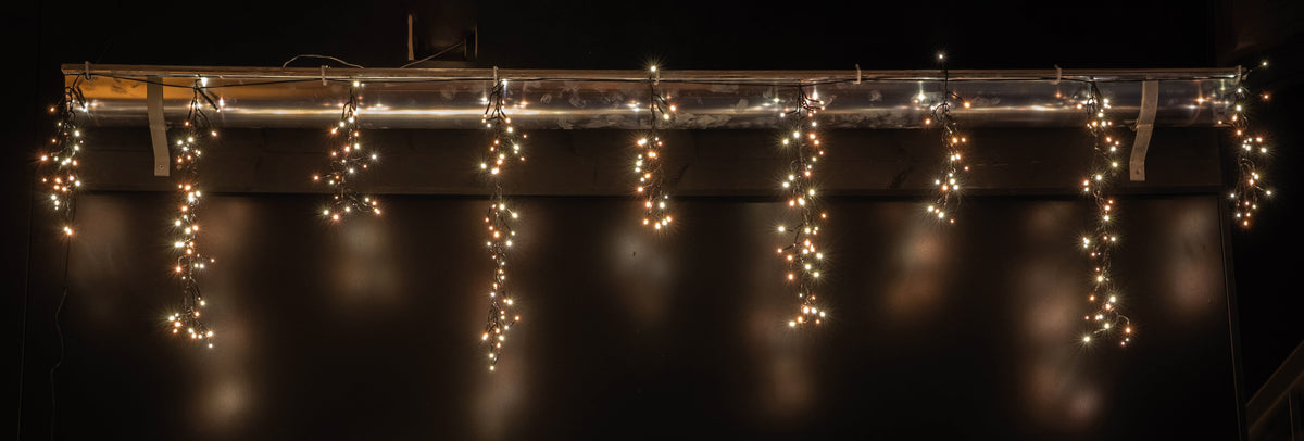 ijspegel verlichting cluster 1032led 86 flash ip44 trafo met timer en dimmer lengte snoer 7 m lengte pegels 15 stuks 24 cm en 14 stuks 48 cm warm wit/classic warm