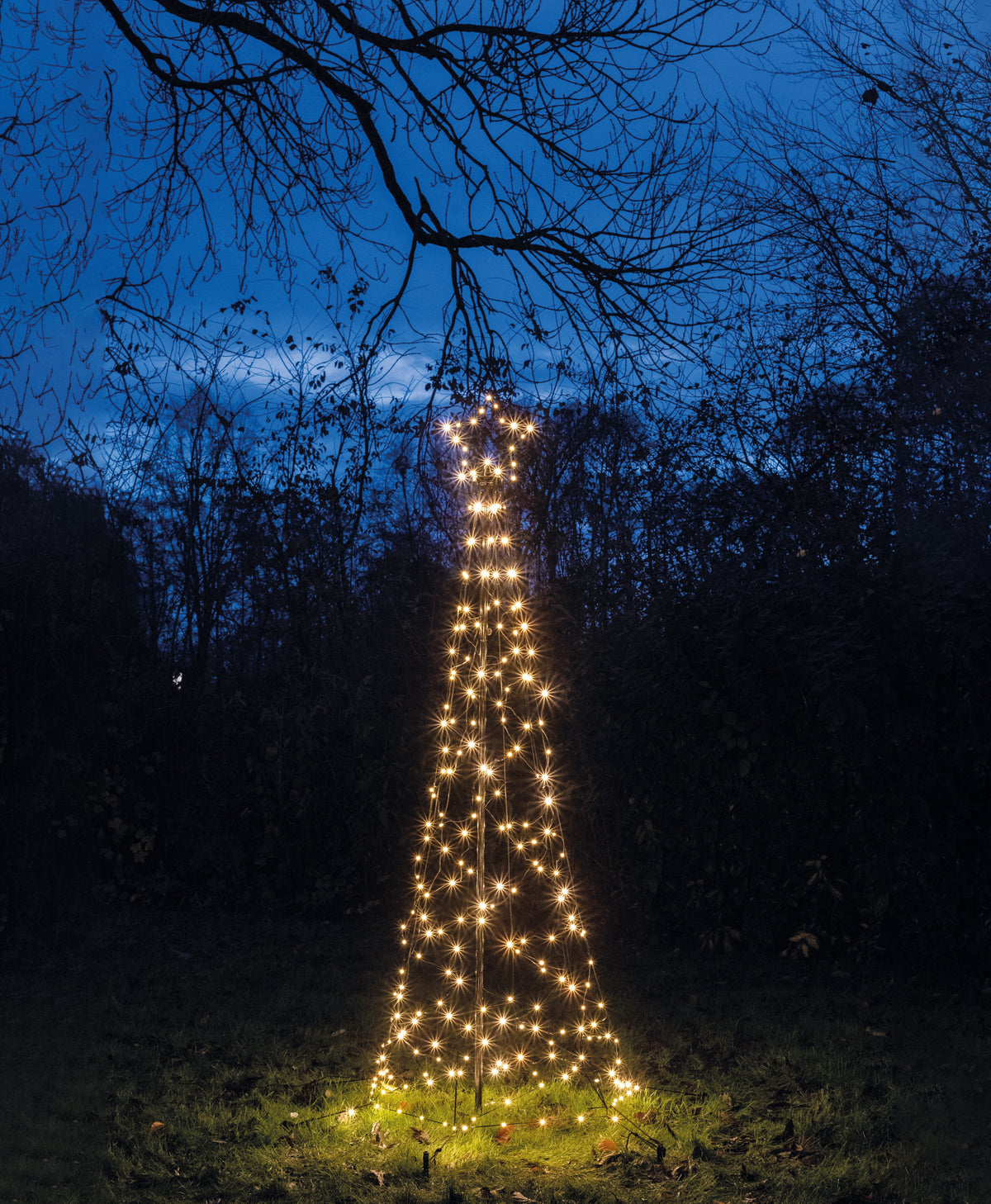 boom met ster 236led ip44 trafo inclusief paal en 6 grondpennen d70h200cm classic warm