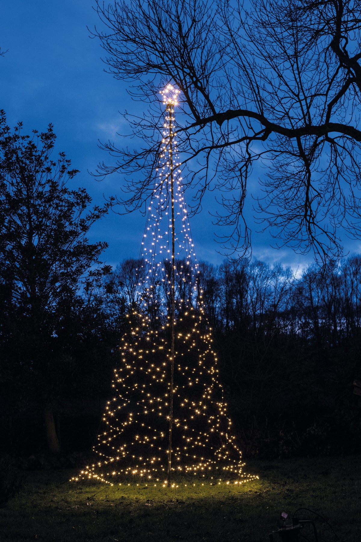 boom met ster 836led ip44 trafo inclusief paal, afstandsbediening en 8 grondpennen d160h500cm classic warm