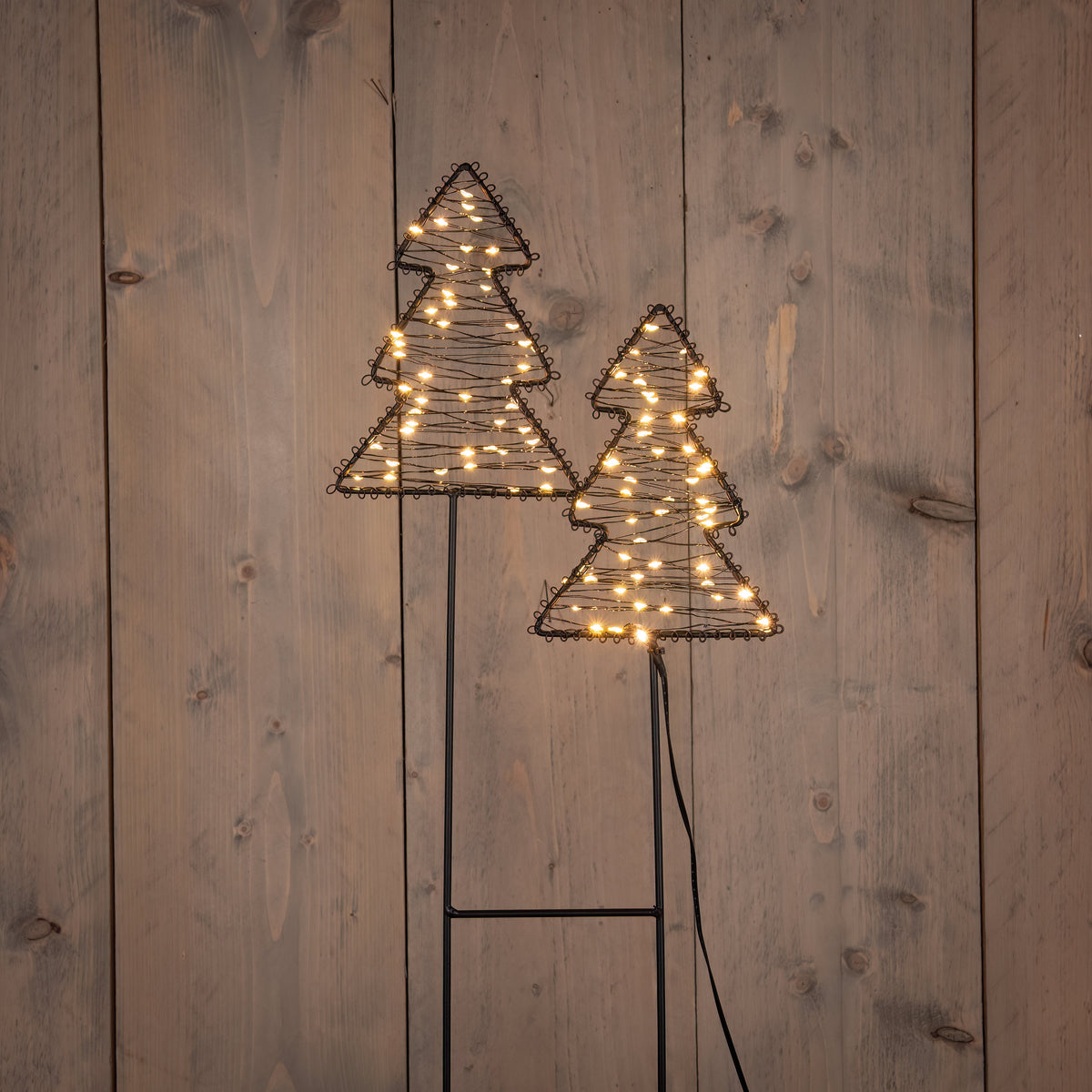 bomen op steker metaal 90led ip44 3xaa batterij met timer 23x63cm classic warm
