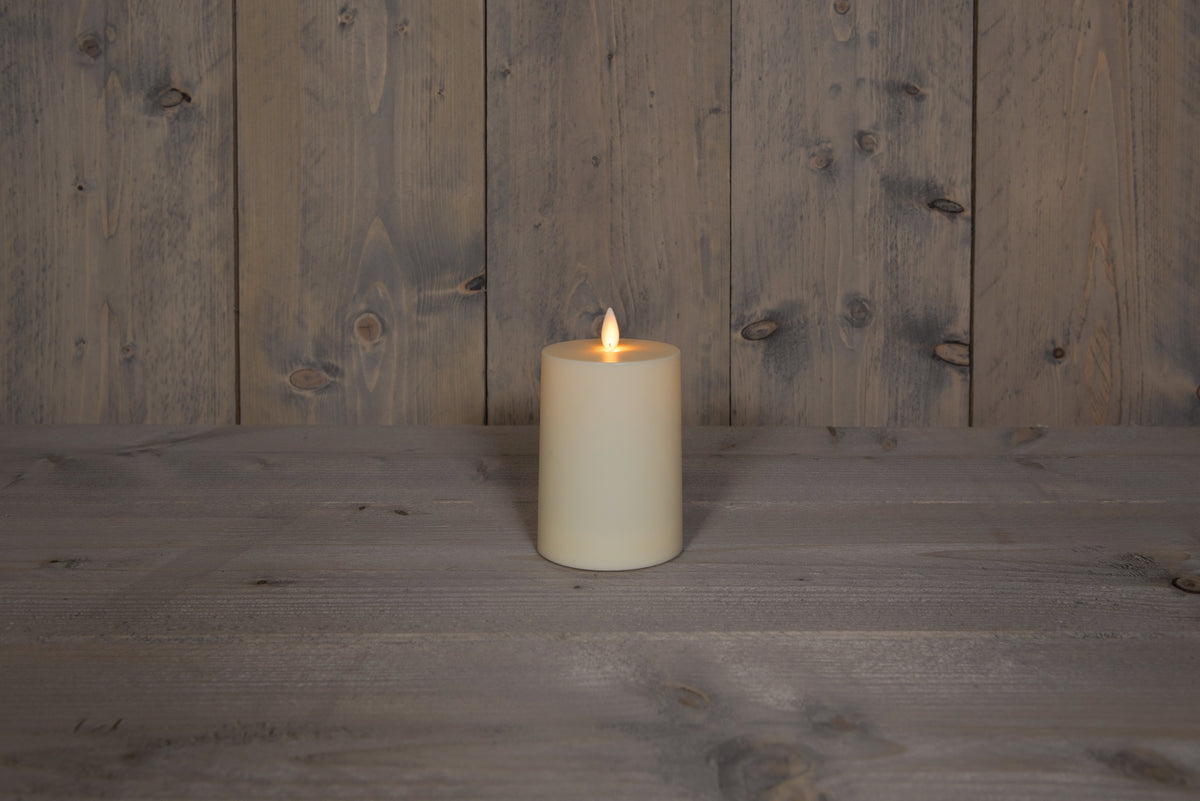 b.o.t. buitenkaars bewegende vlam 8x13cm ivoor 2xc (500h) 6/18u timer