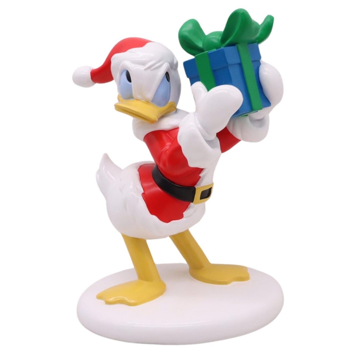 3d seasonal statue donald present